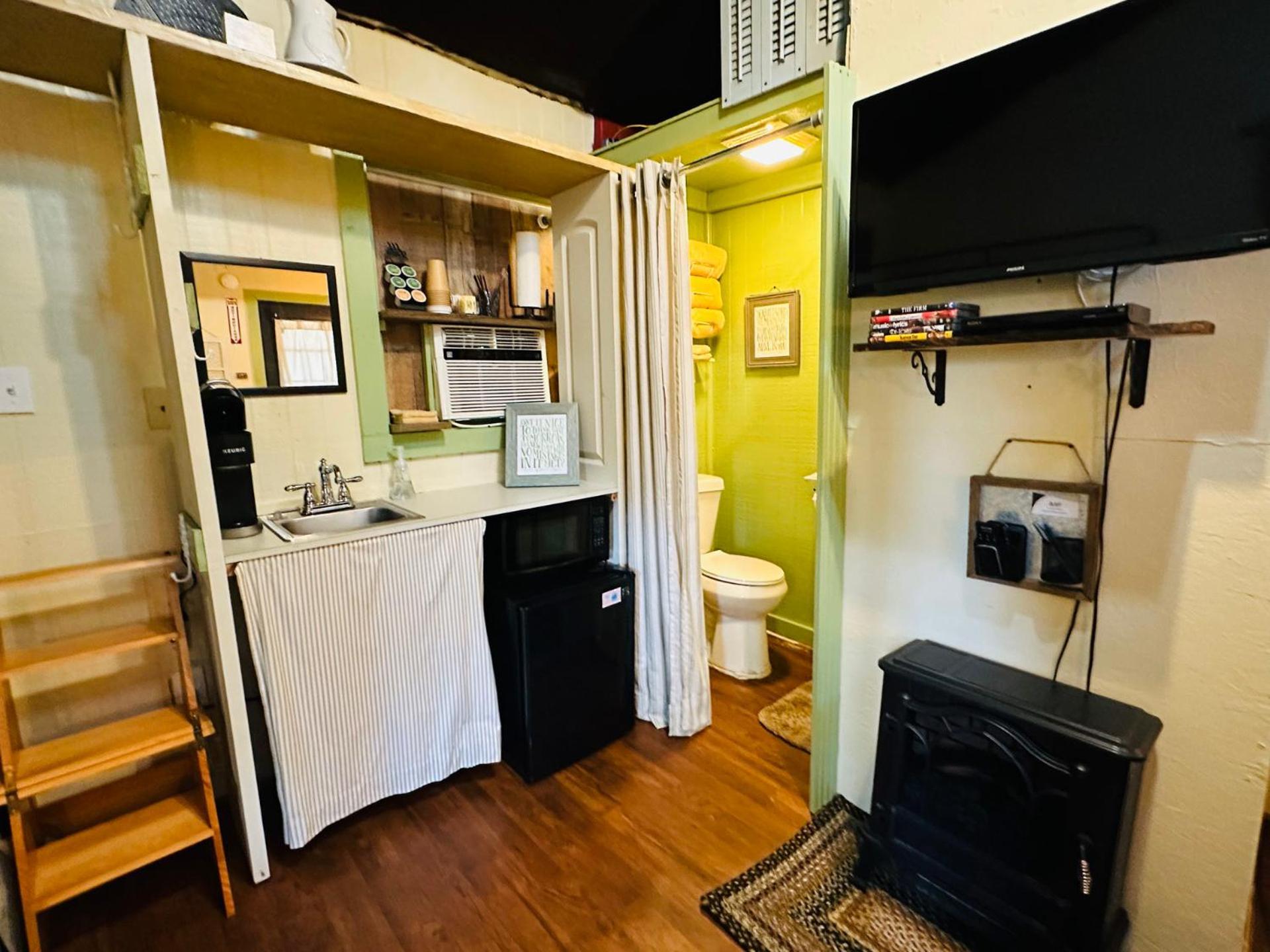 Acorn Hideaways Canton Unwind At Green Gables Suite For Up To 3 Zewnętrze zdjęcie